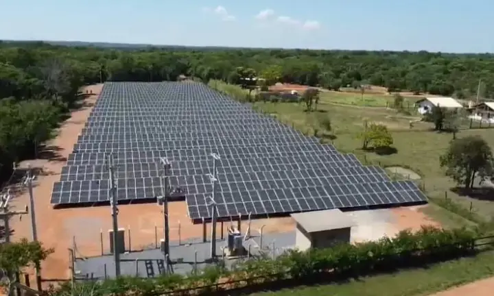 Usina solar de grande porte