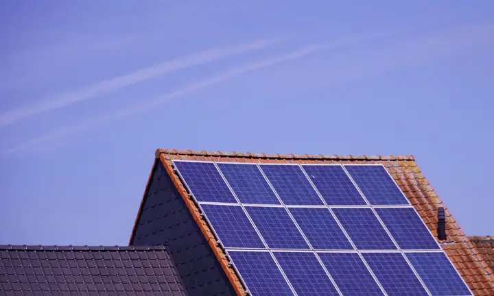 Sistema fotovoltaico residencial instalado pela Velox Solar