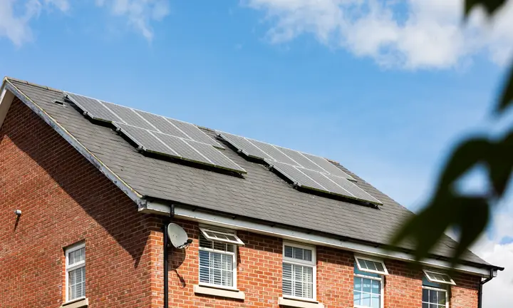 Sistema fotovoltaico residencial instalado pela Velox Solar
