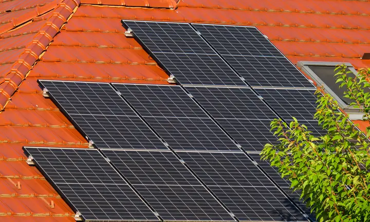 Sistema fotovoltaico residencial instalado pela Velox Solar